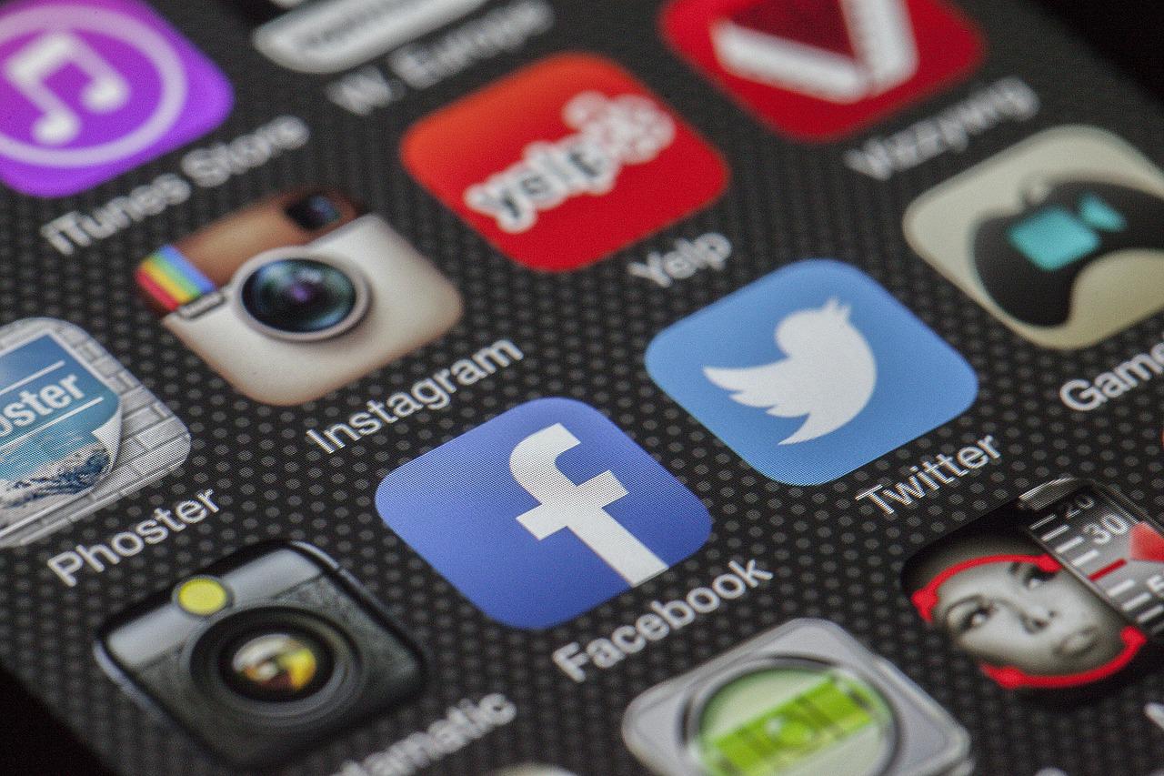 Ako ZALOŽIŤ SKUPINU na Facebooku? NÁVOD