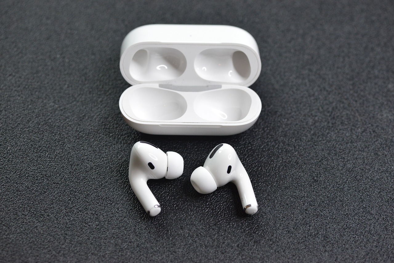 Ako spárovať bezdrôtové slúchadlá AirPods? NÁVOD